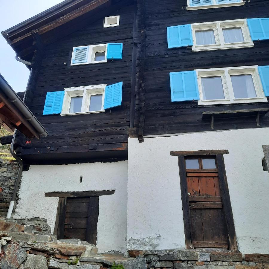 Апартаменты Santorini By Quokka 360 - Blue Curtains In The Alps Anzonico Экстерьер фото
